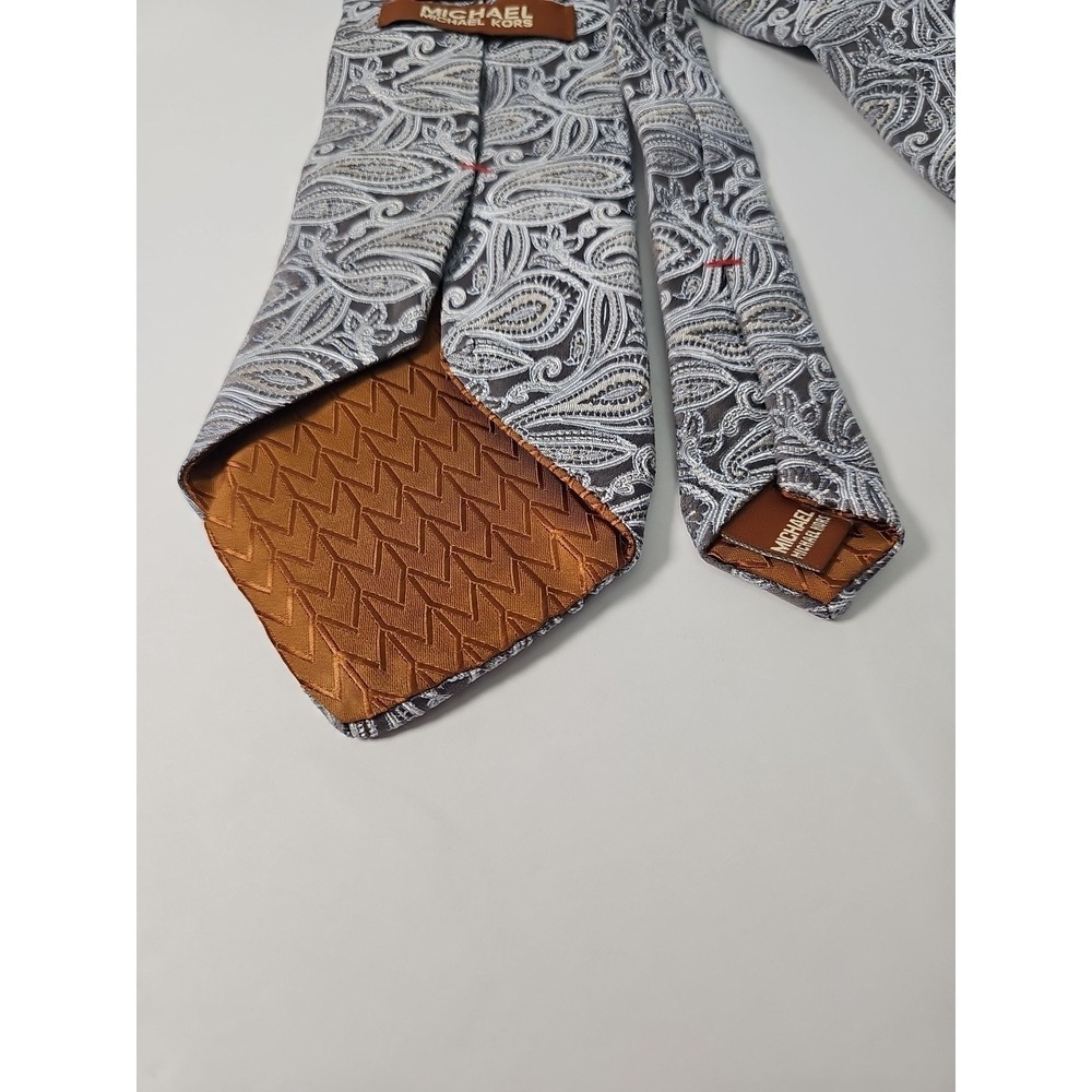 Michael‎ Kors Tie Silver Paisley 100% Silk - Picture 5 of 9